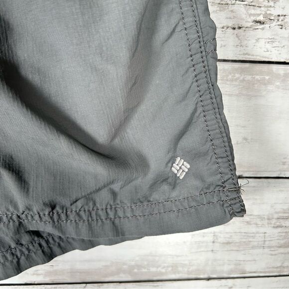 Columbia Omni Shade Cargo Hiking Outdoor Grey 5” Shorts Women’s Sz 14 - Picture 3 of 5